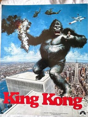 1976 Paramount KING KONG Standing On World Trade Center 12" x 9" Cast Card